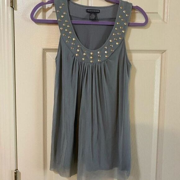 Chelsea & Theodore womens grey studded low cut loose sleeveless pleated blouse S - Picture 1 of 5